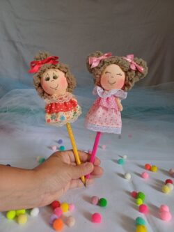 Boneca ponteira de lápis